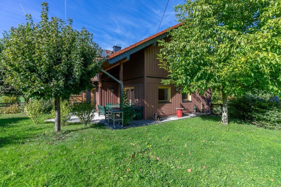 Umgeben von Gr�n Einfamilienhaus Neunkirchen-Seelscheid