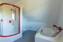 Wanne + Dusche! WebersWohnWelt***UMGEBEN VON NATUR!***