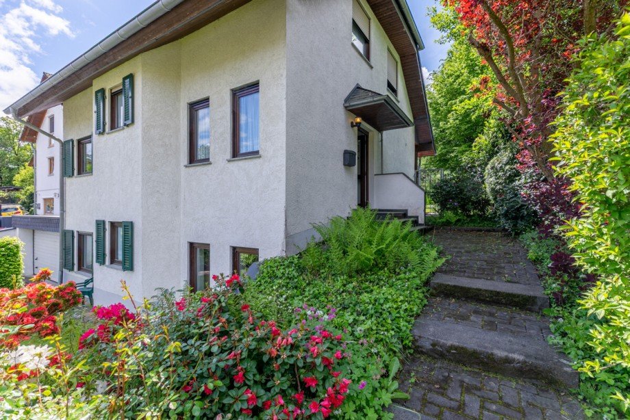 Ein paar Stufen zum Haus Einfamilienhaus Neunkirchen-Seelscheid