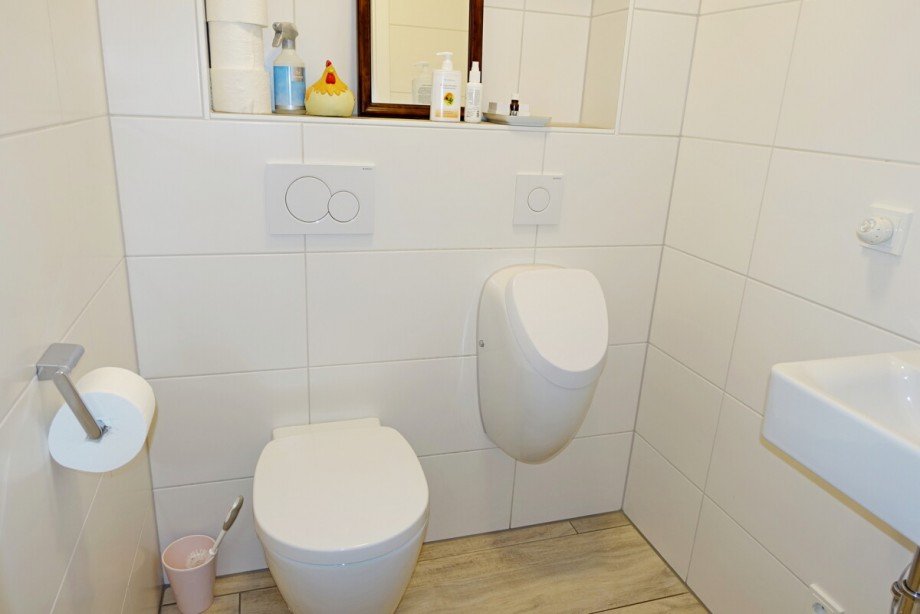Modernes G�ste-WC Erdgeschosswohnung Much