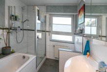 Modernes Vollbad WebersWohnWelt**WOHNEN MIT FLAIR!**