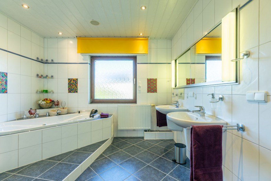 Vollbad im EG Einfamilienhaus Neunkirchen-Seelscheid