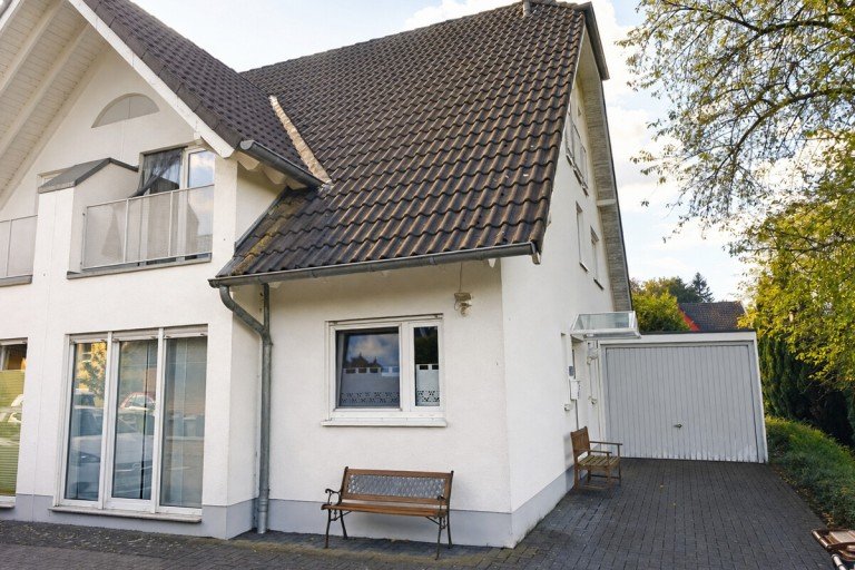Hausansicht Lohmar-Donrath - Lohmar Doppelhaush�lfte WebersWohnWelt***URLAUBSFEELING INKLUSIVE!***