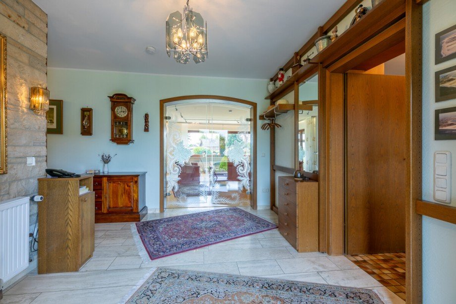 Gro�z�gige Diele Bungalow Neunkirchen-Seelscheid