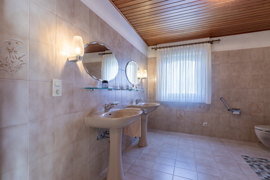 Gro�es Duschbad Bungalow Much