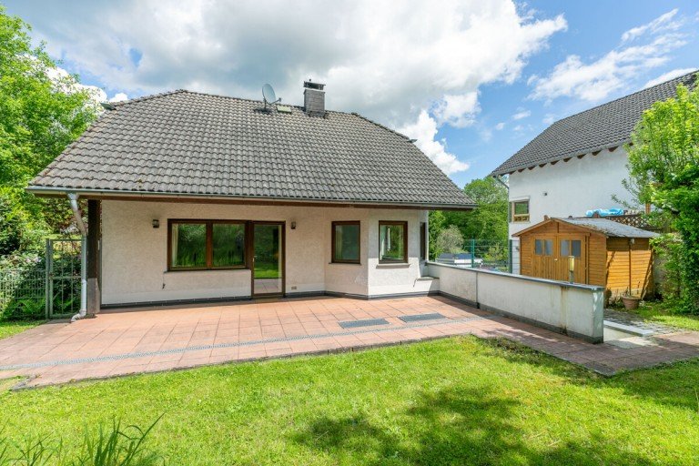 R�ckansicht Neunkirchen-Seelscheid Einfamilienhaus WebersWohnWelt***VIER W�NDE, DIE DAS HERZ BER�HREN!***